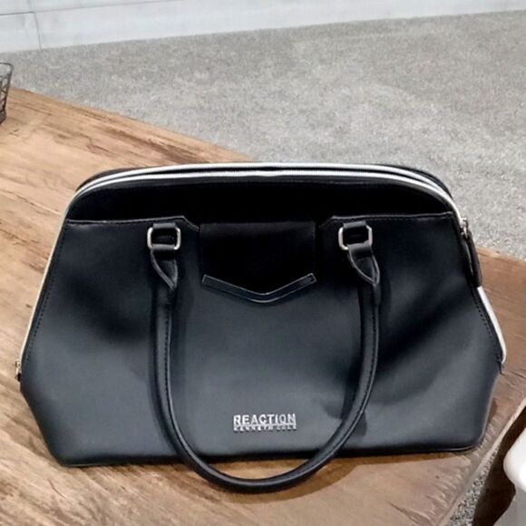 Reaction Kenneth Cole black satchel man made material with silver hardware - Picture 1 of 5